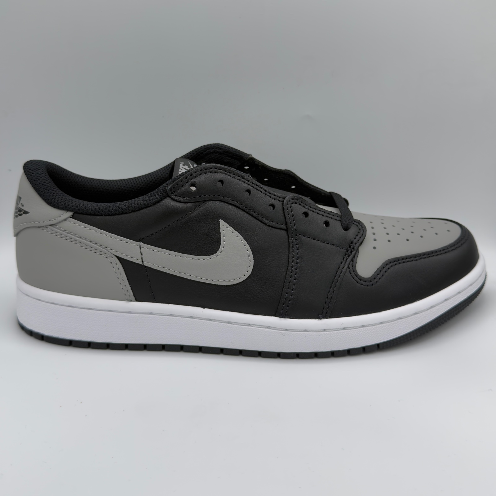 Jordan 1 Low Shadow