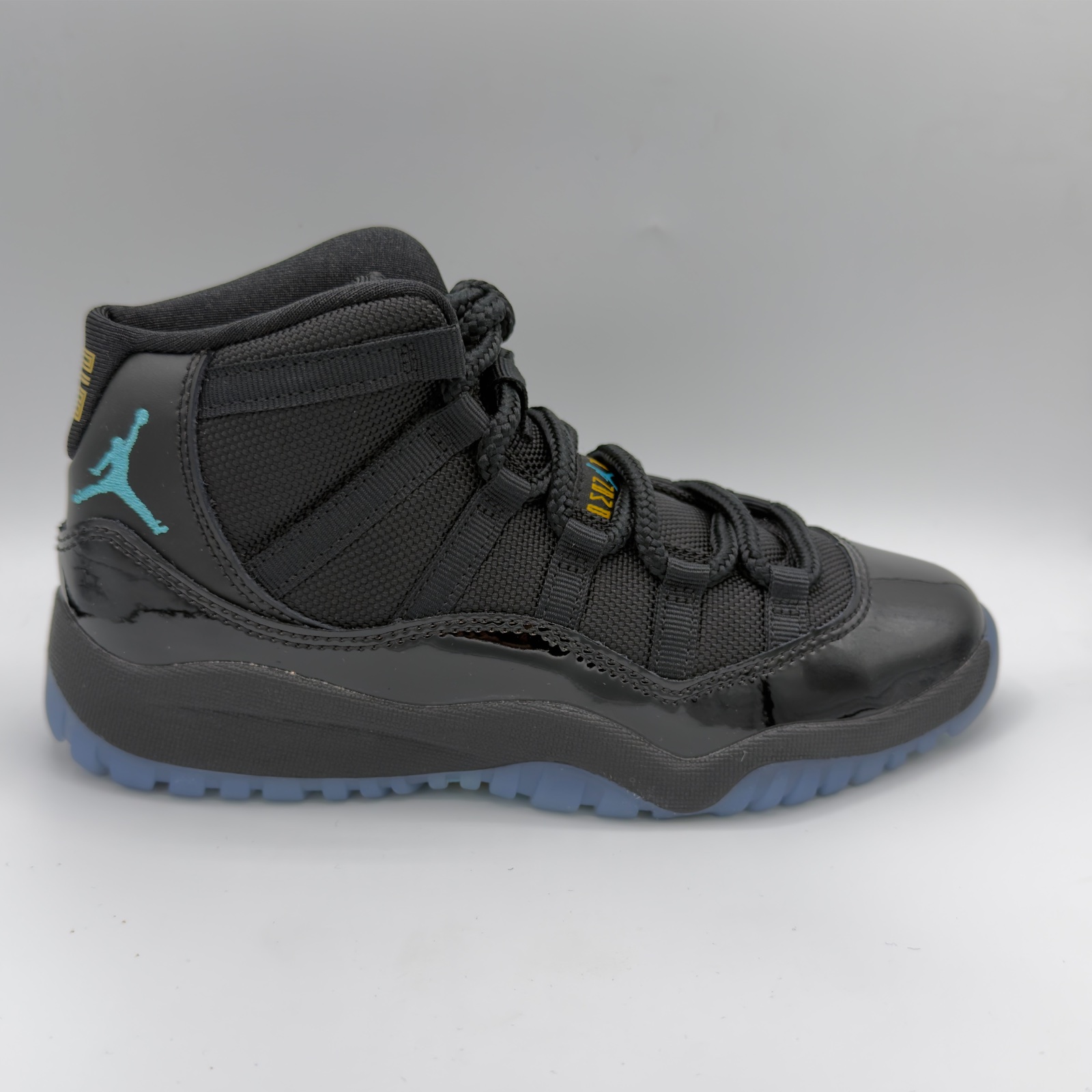 Jordan 11 Gamma Blue, photo 2 of 3