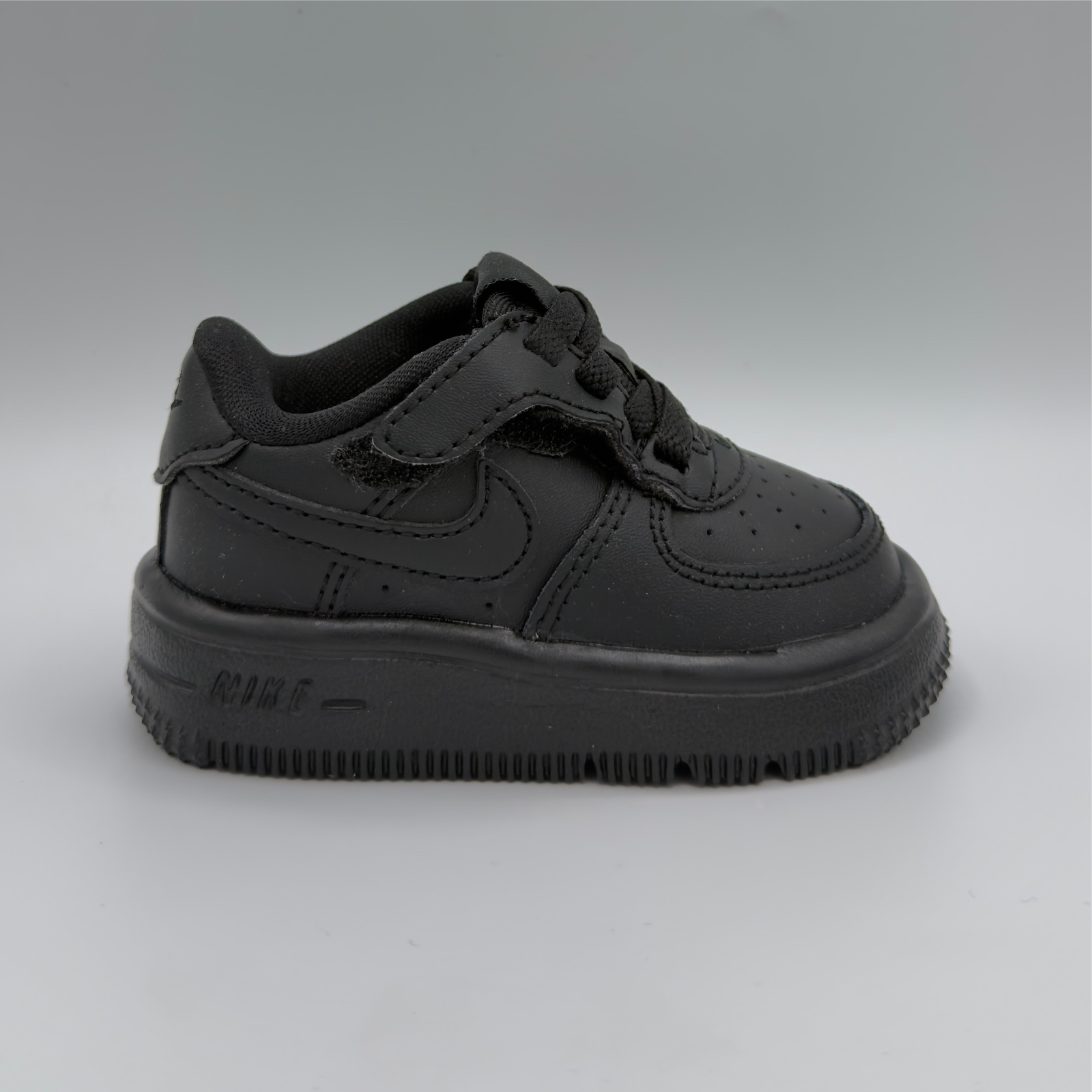 Nike Air Force 1 Black