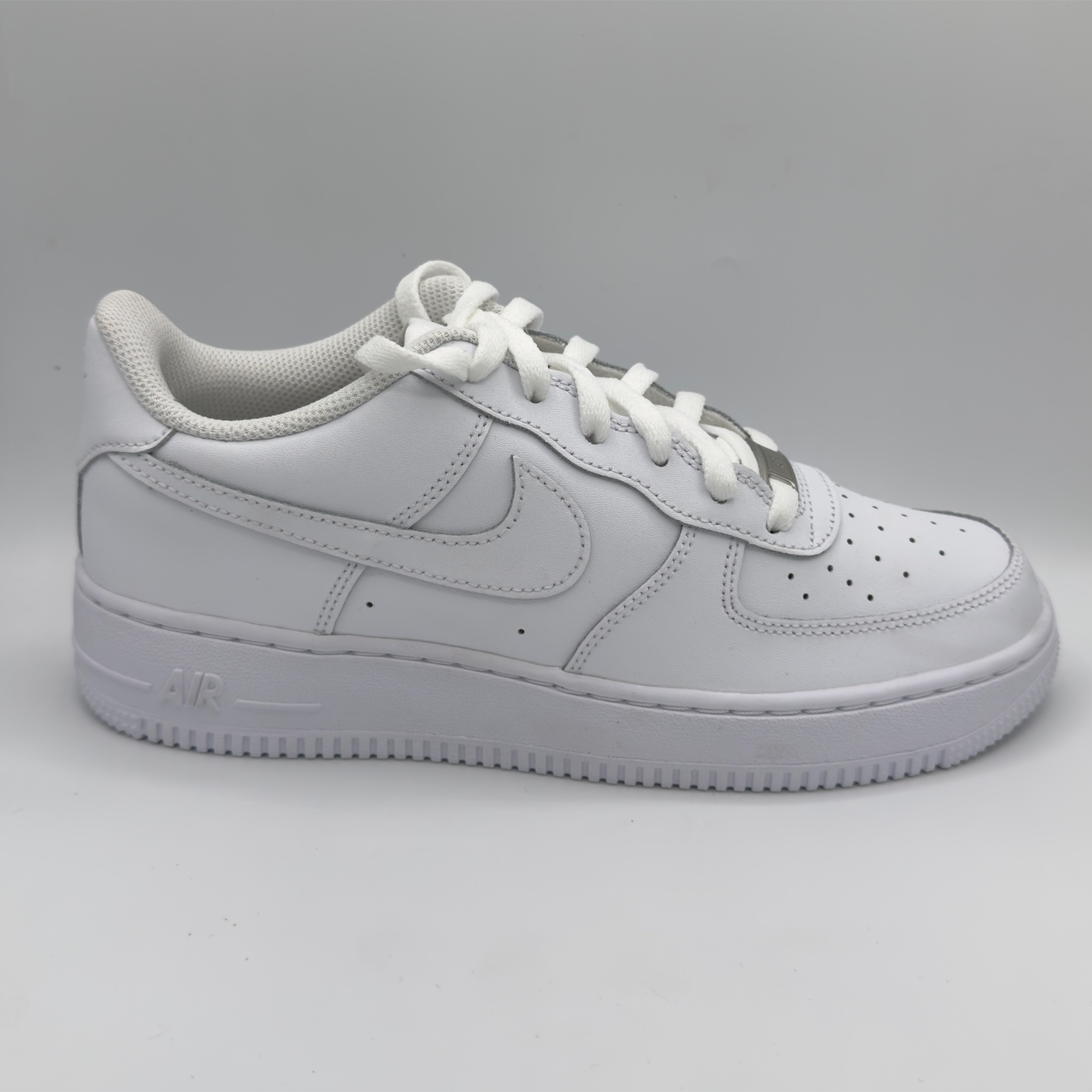 Nike Air Force 1 White, photo 1 of 2