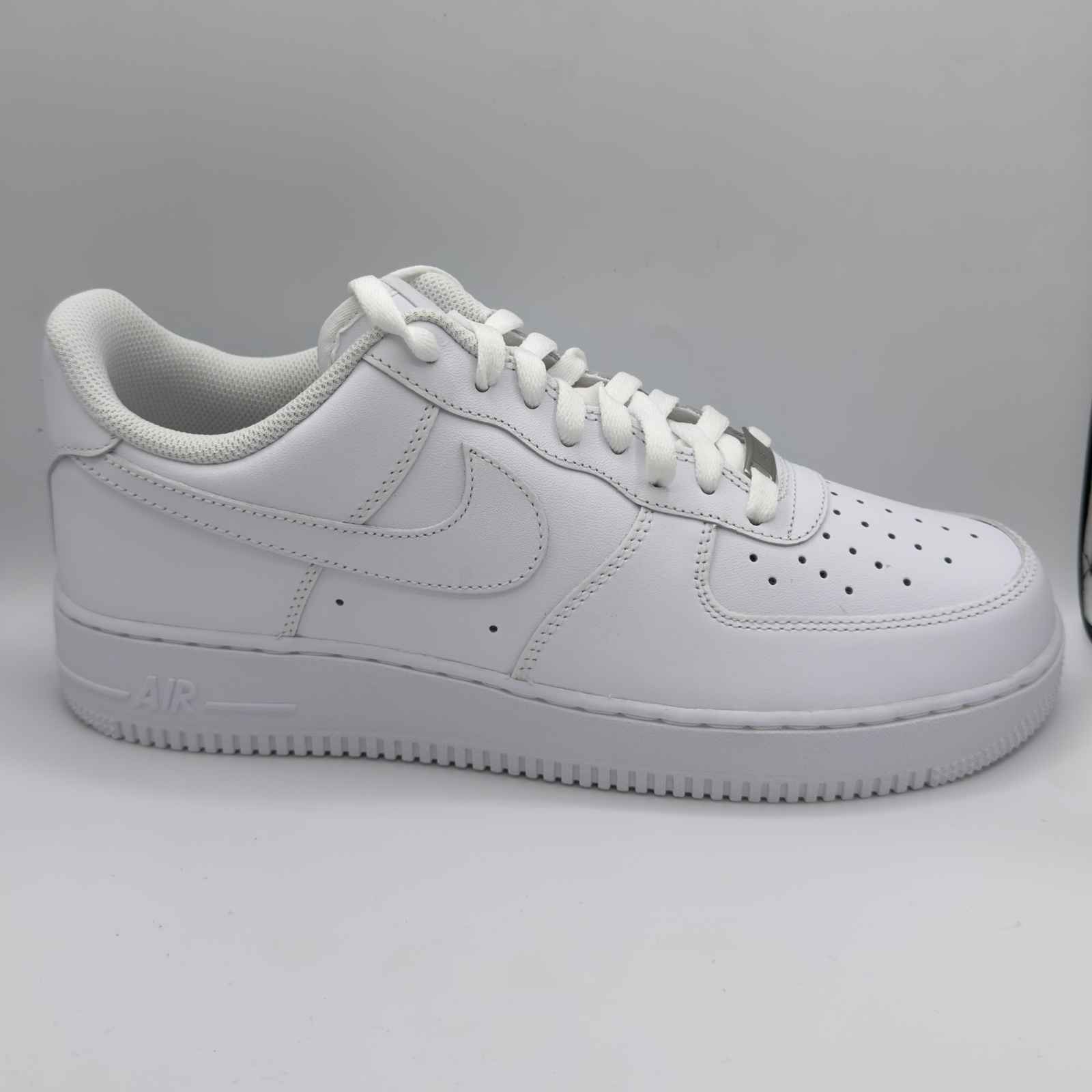 Nike Air Force 1 White, photo 2 of 2