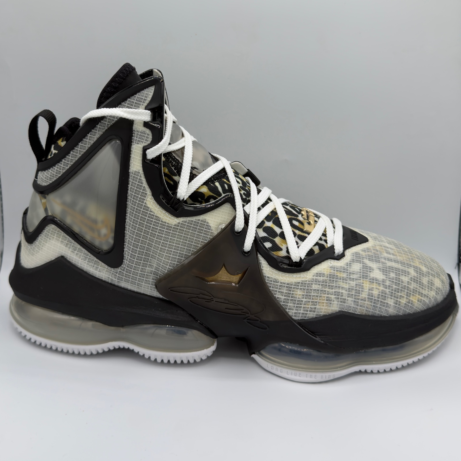 Nike LeBron 19 Royalty